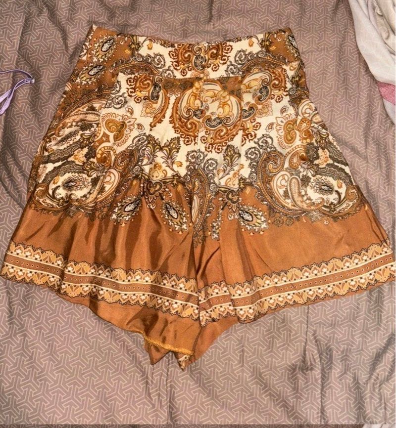 H&M Flared Satin Shorts