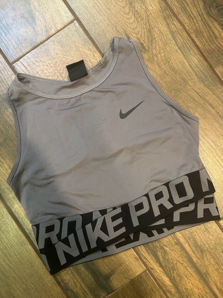 Nike Gym Top