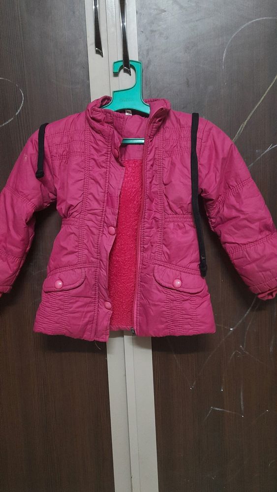 baby girl winter jacket 2 to 4 year...very good condition like new wear only 2 time