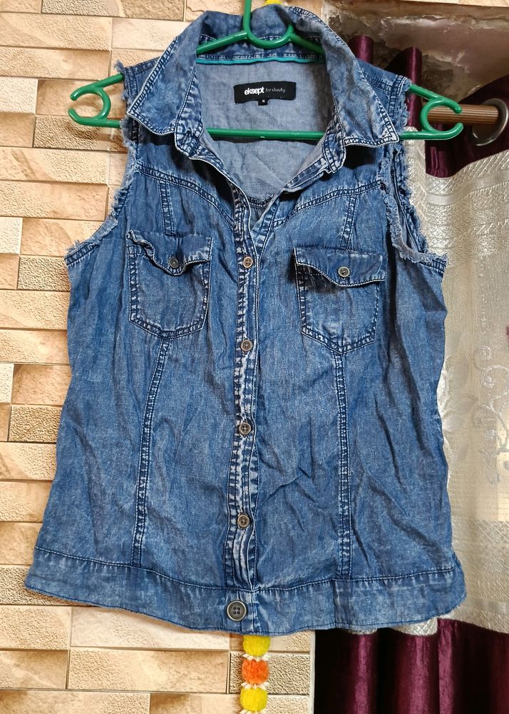 Stylish Denim Sleeveless Shirt