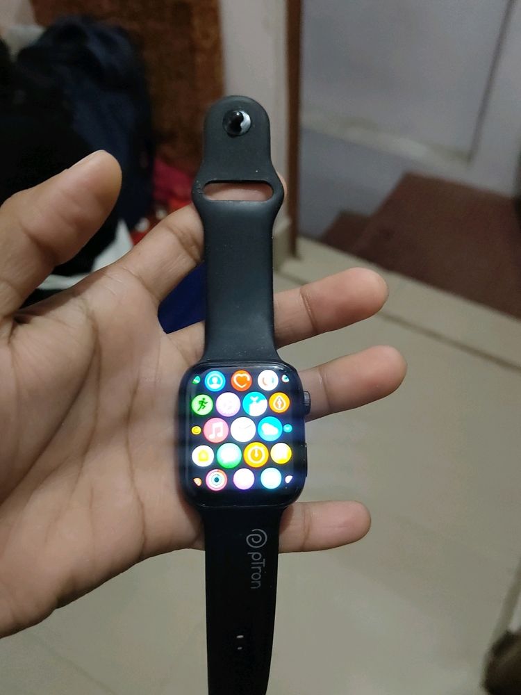 like new smartwatch working perfectly