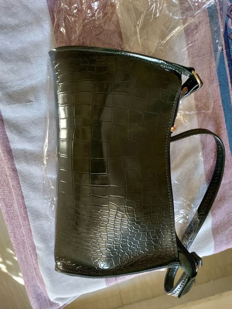 Very New Slingbag