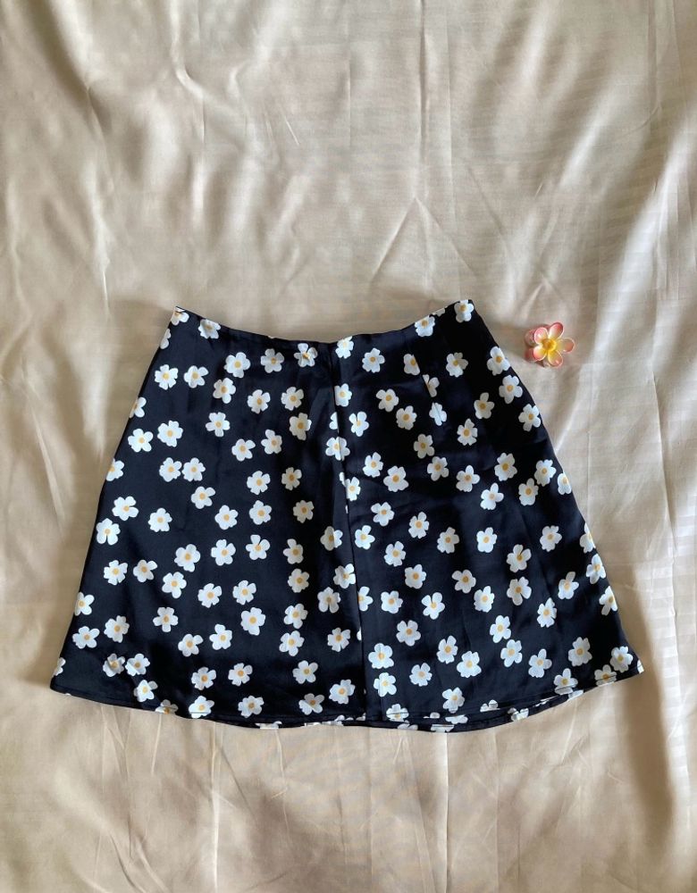 Newme Floral Pinteresty Skirt