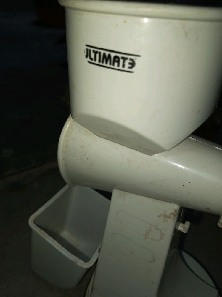 Manual Juicer, In Good Condition