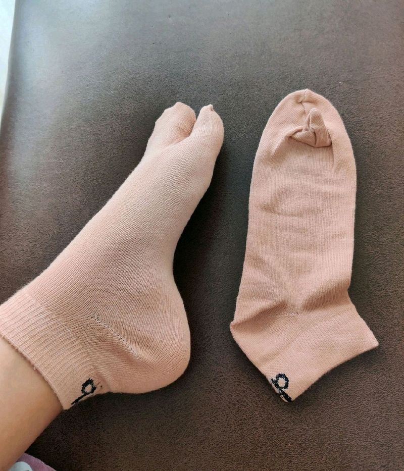 Nude Thumb Women Socks