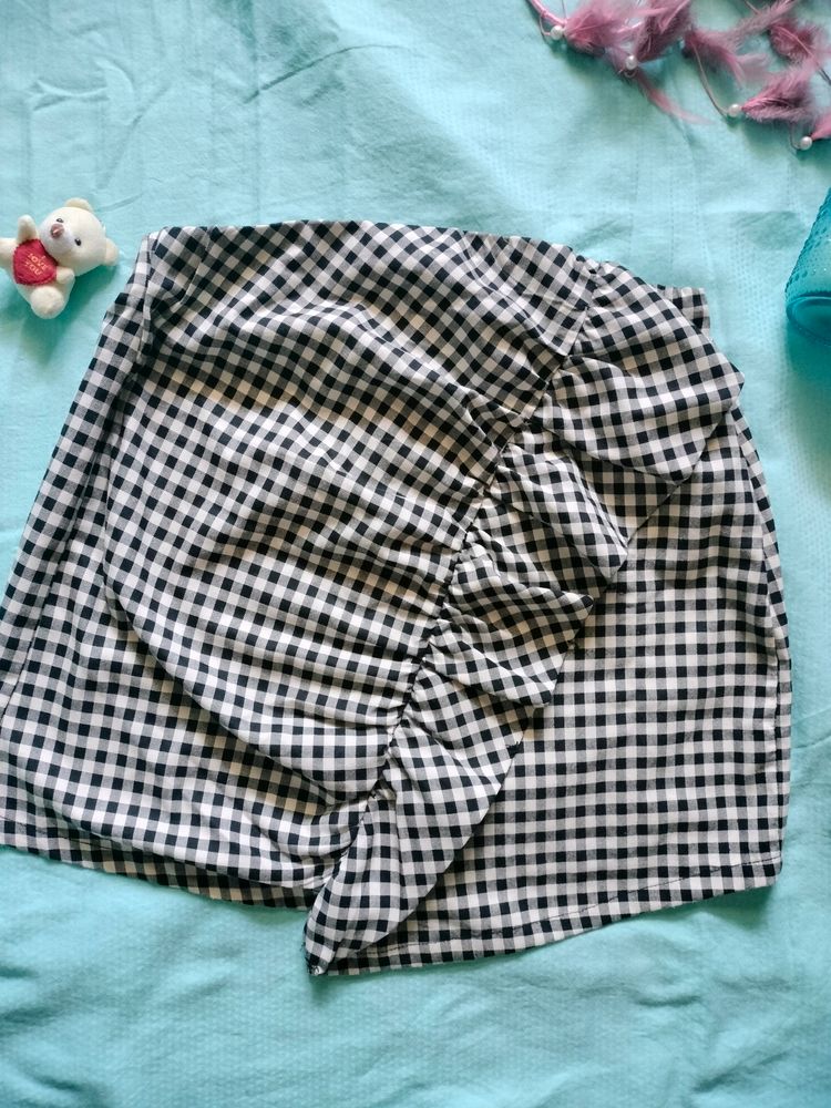 Cute Short Skirt Black And White Checks Rouched