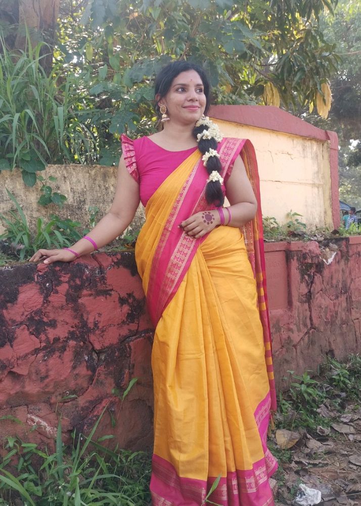 Mango Yellow And Pink Border Saree With Blouse