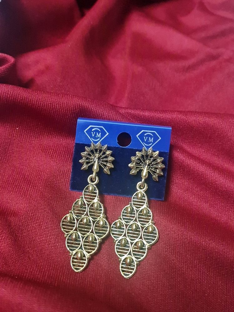 Stylish Earing With Peacock Design