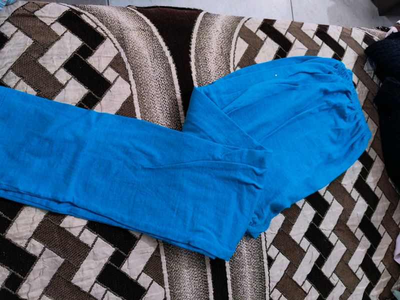 Plain Stretchable Blue Leggings