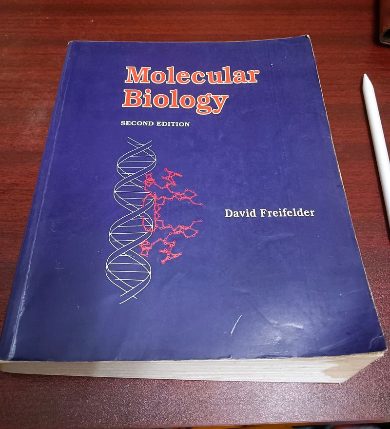 Molecular Biology by David Freifelder (SECOND ED)