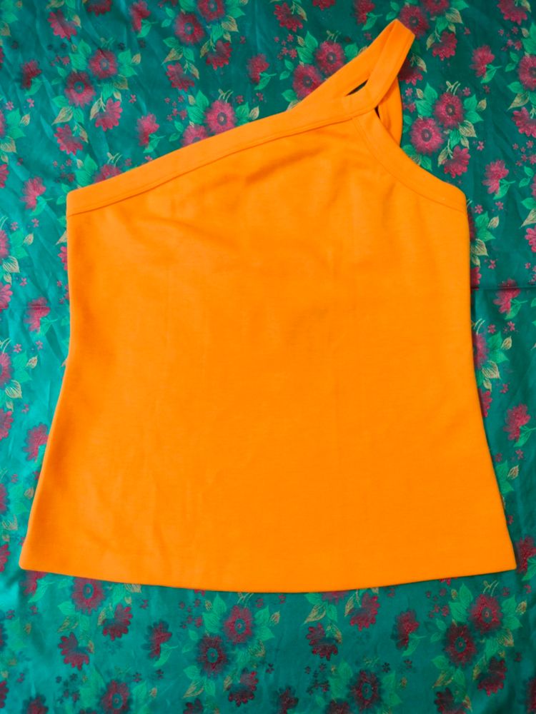 Premium Quality Crop Top At New Condition