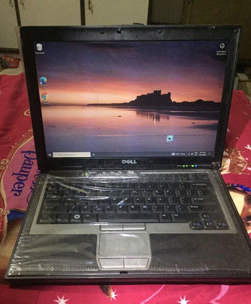 Dell Latitude 3gb / 450gb