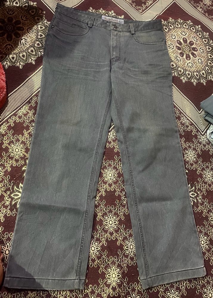 Loose Fit Jeans Balck Slightly Used But Good In Condition