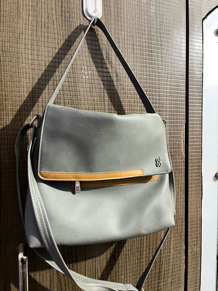 Baggit Grey Sling And Handbag 👜🩶