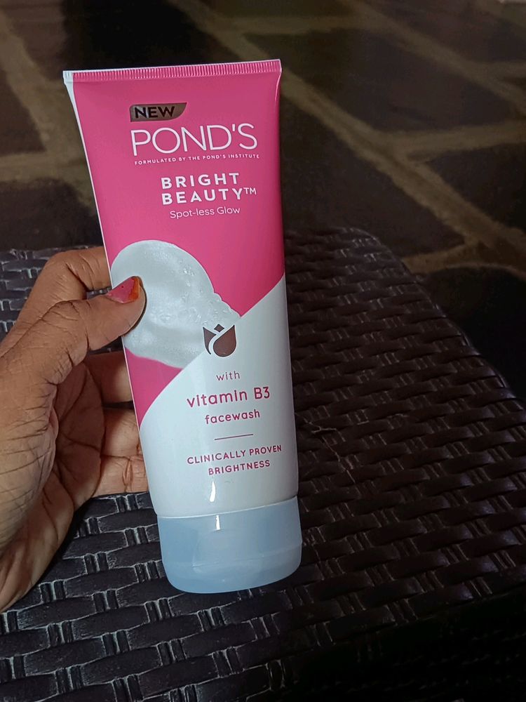 Ponds White Beauty Facewash