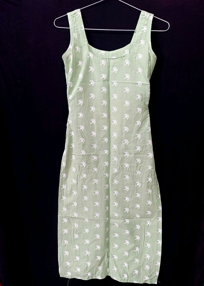 Pista Color Kurti.. ..  Chest- 14inchs, Waist- 13inchs, Neck- 7inchs, Length- 42inchs