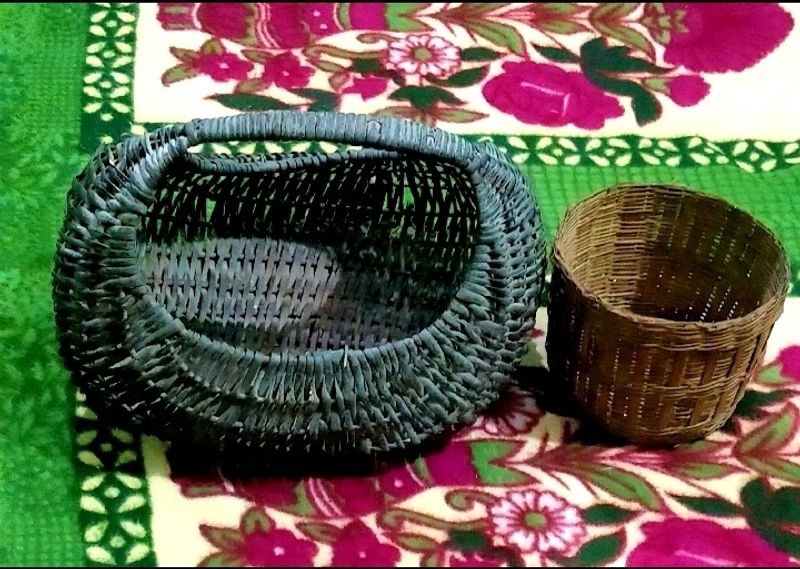 IT IS TWO WOODEN BASKETS......