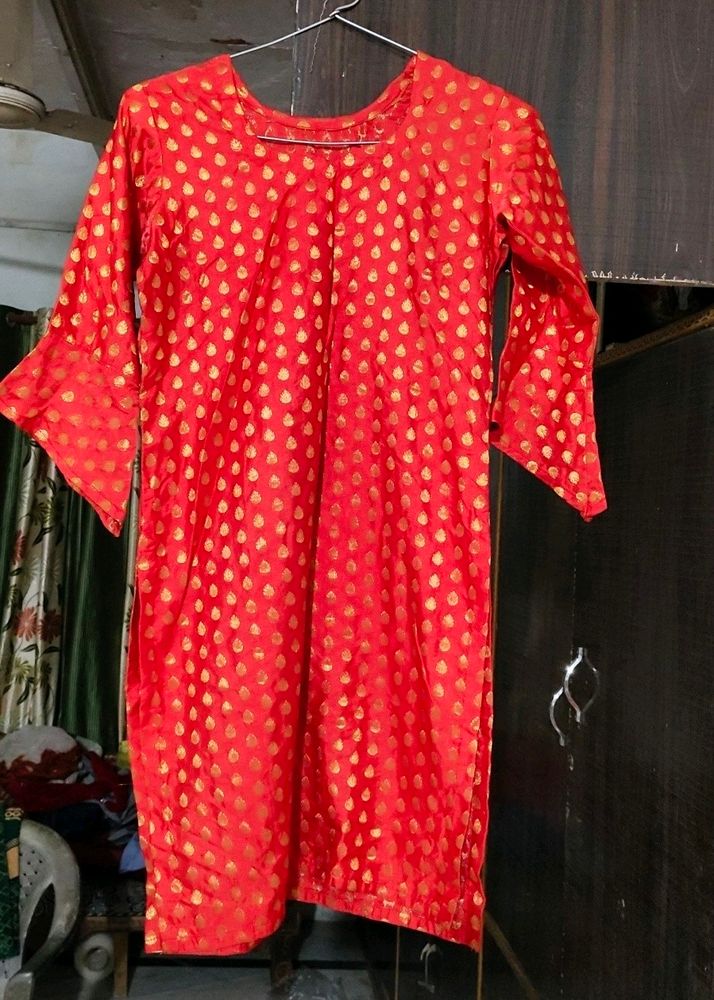 Ladies Suits Red Banarsi