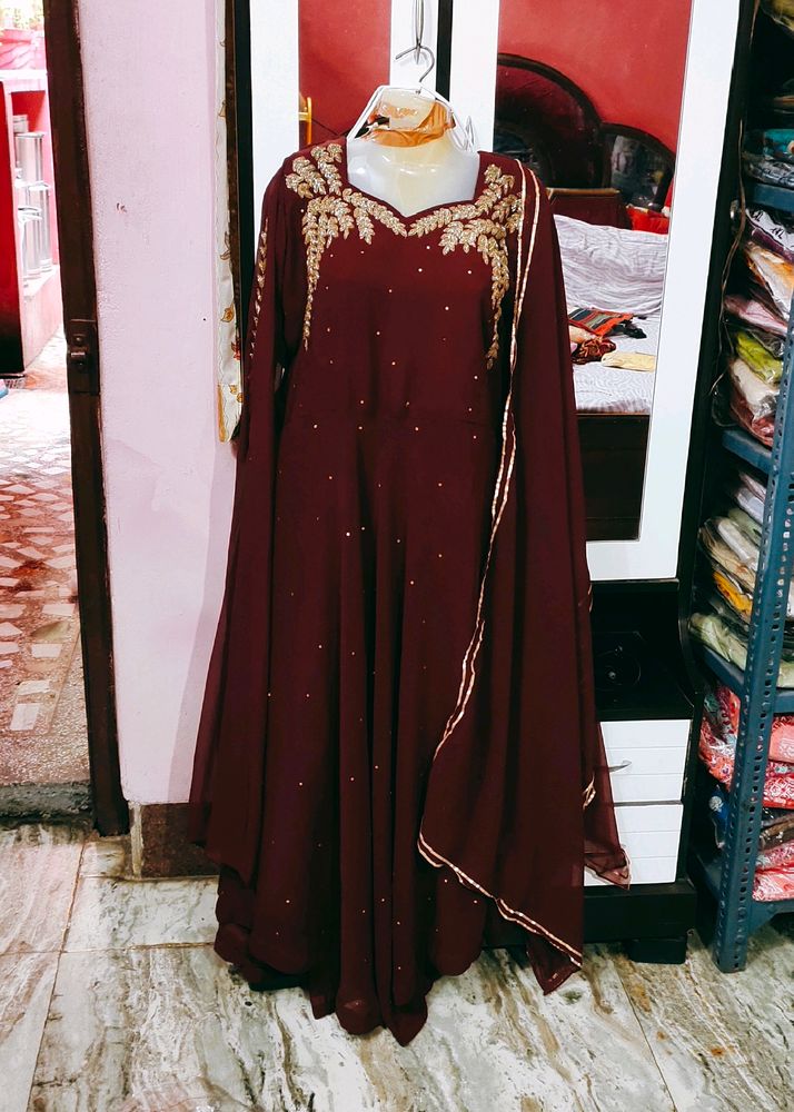 😍Heavy Stonework Amazing Sleeves Gown Dupatta🥰