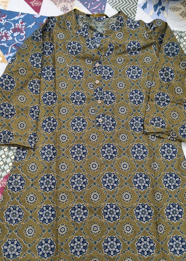 Mehendi And Blue Short Kurti