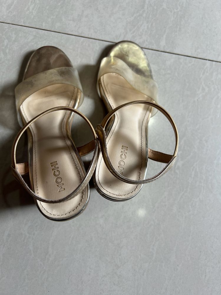 Mochi Women Gold Heels Sandal Size Euro 35(UK2)