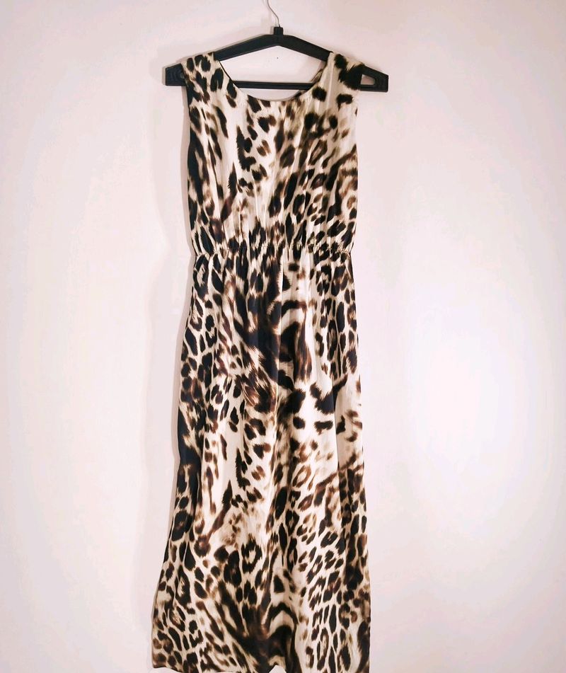 Leopard Print Dress With A Slit🥺🦋🦋🦋