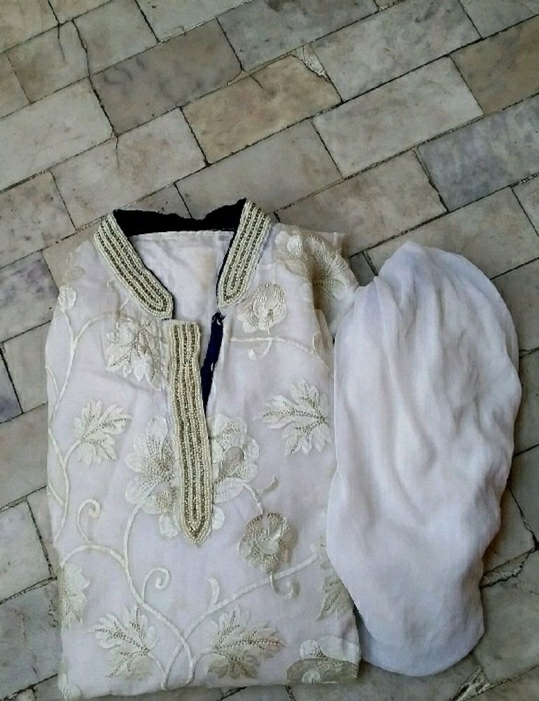 Very Beautiful Kurti With Soft Dupatta