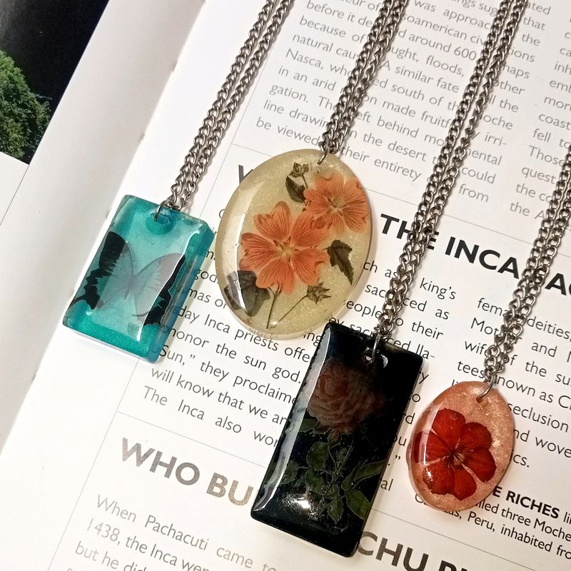 Vintage Print Resin pendants✨