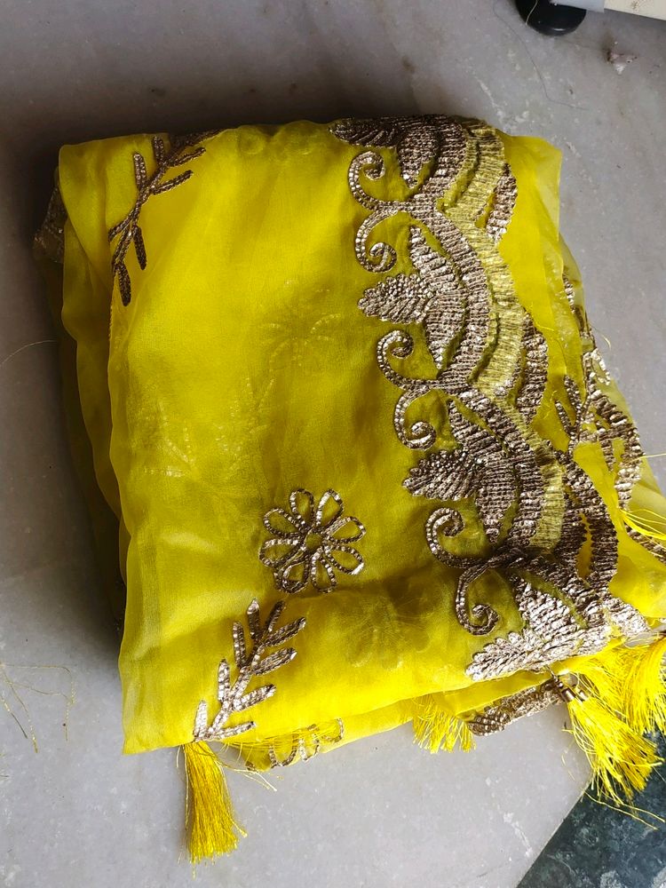 Organza Lemon Yellow  2.5 Miter Duptta