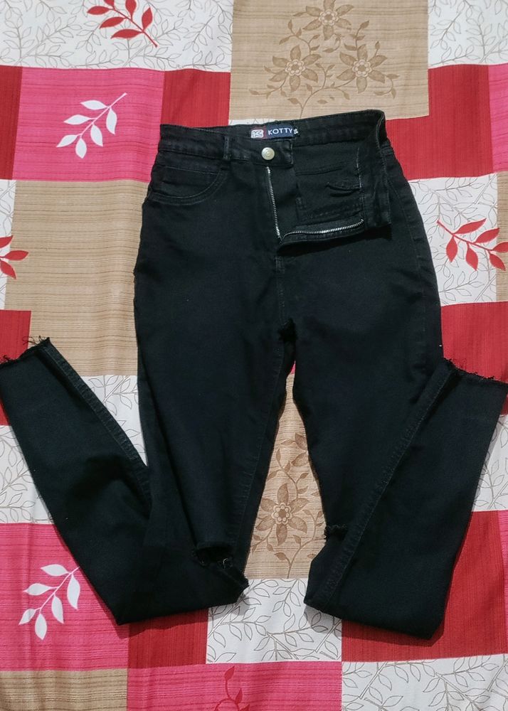 Black Skinny Jeans