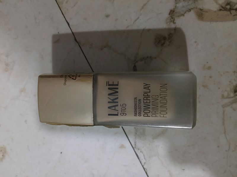 Lakme 9 To 5 Foundation W110