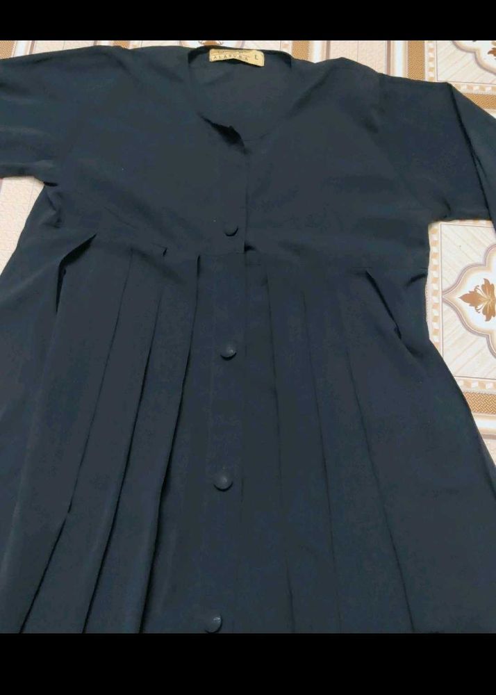 Pleated Abaya Front Open...