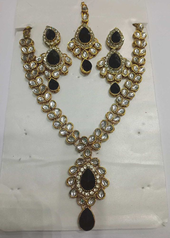 Beautiful Black Jewellery Set