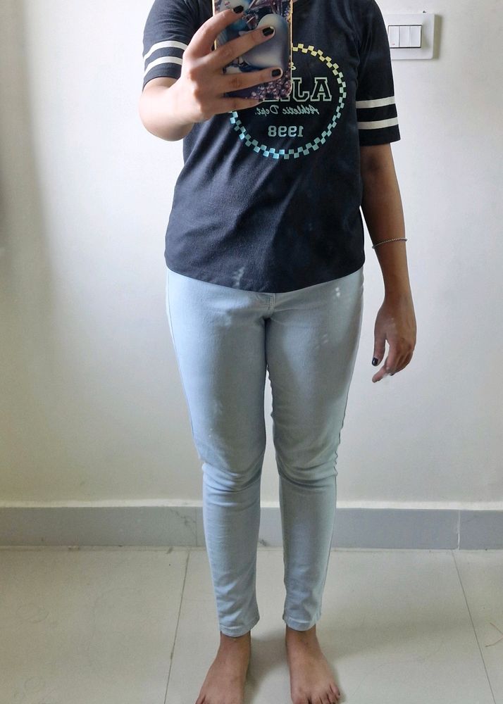 Skinny Jeans In Light Blue Colour