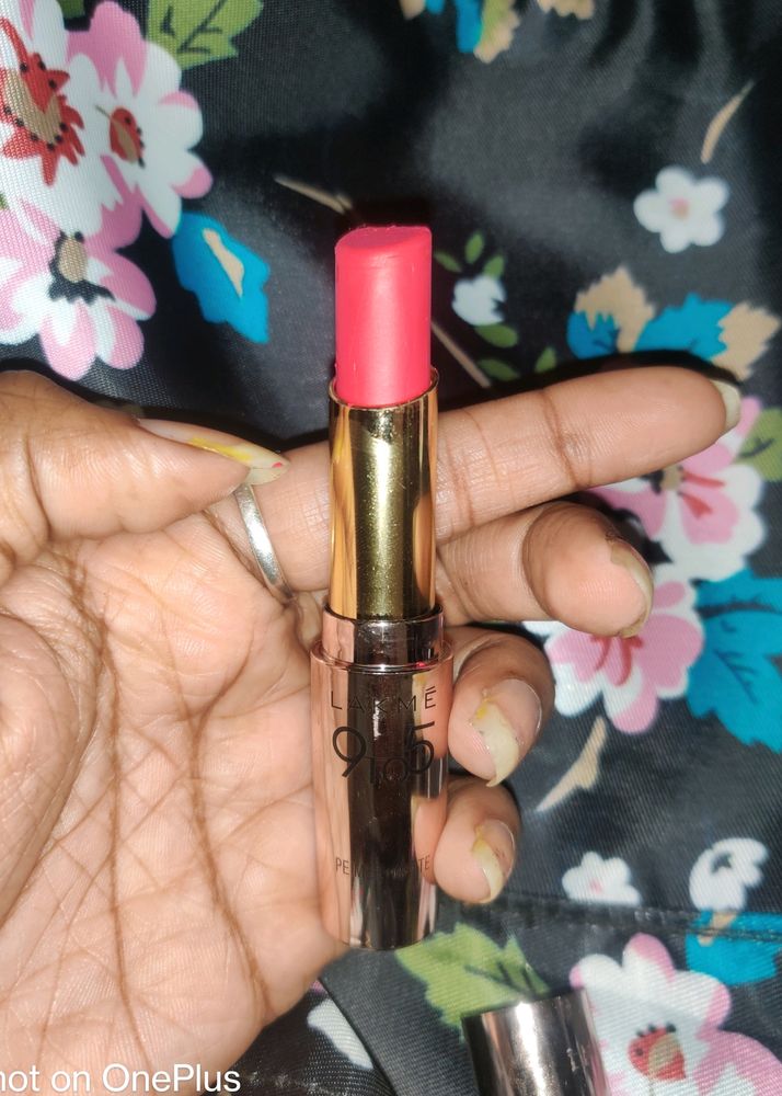 Lakme 9 To 5 Primer + Matte Lipstick