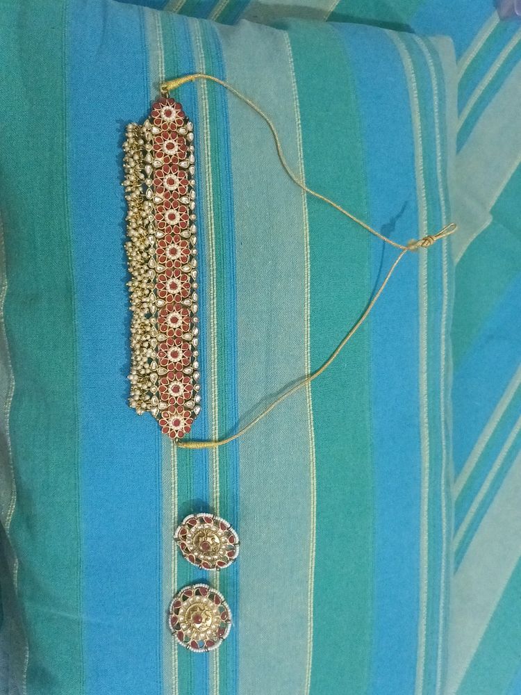 Short Pinkish,white And Golden  Colour Jewellery