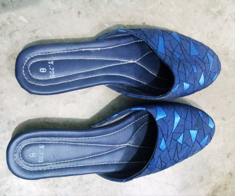 Navy Blue Mojari.