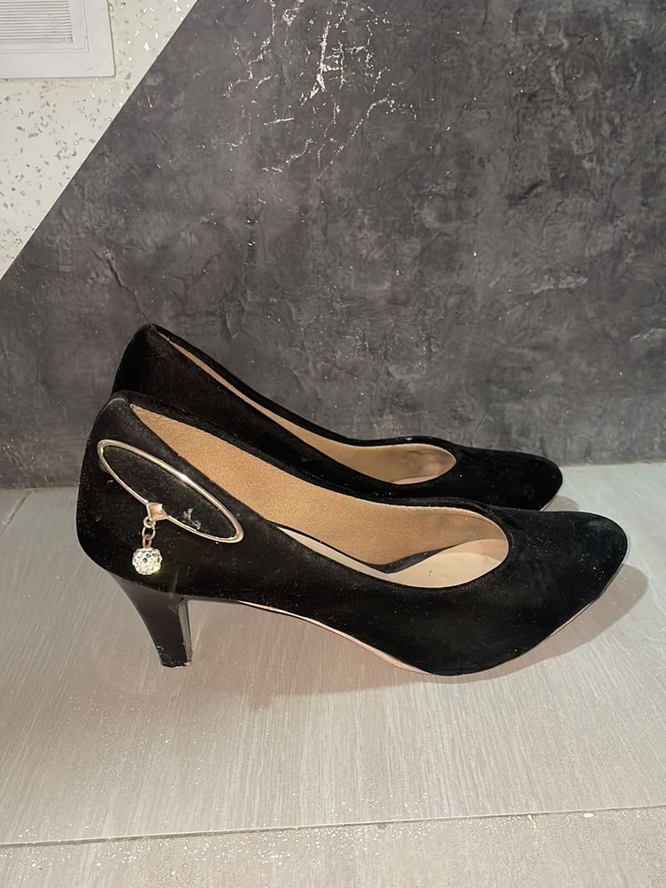 Heels Black