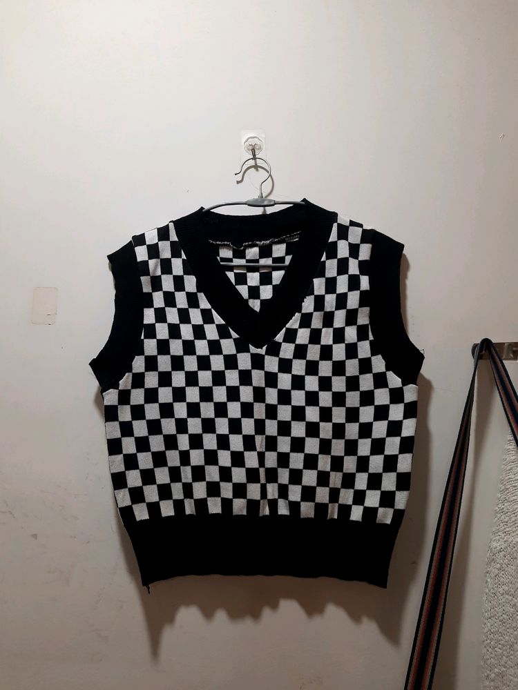 Black&White Checkered Vest Sweater