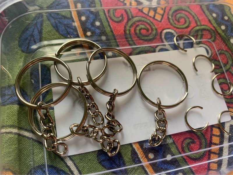 5+1 Free Keychain Ring With Connectors