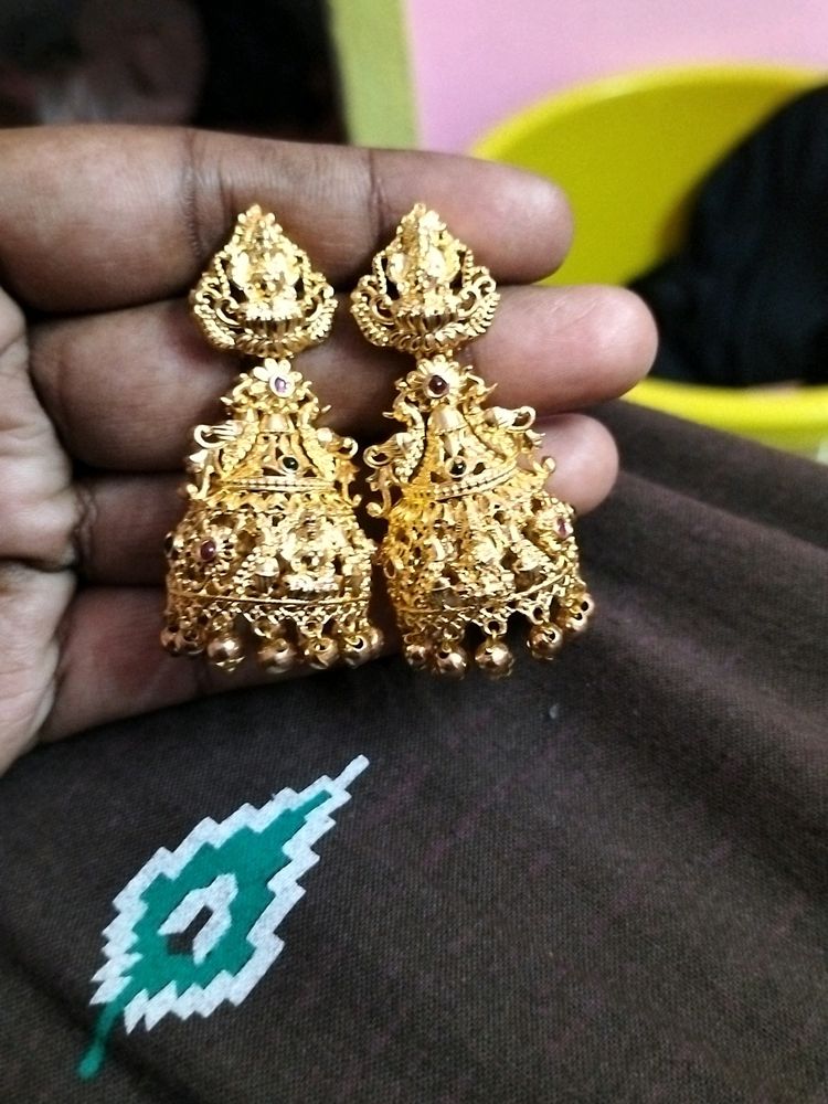 Jhumkas