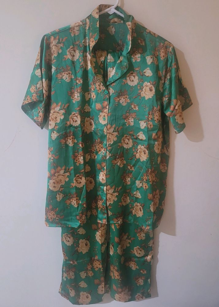 Clovia Satin Floral Green Nightsuit Xl