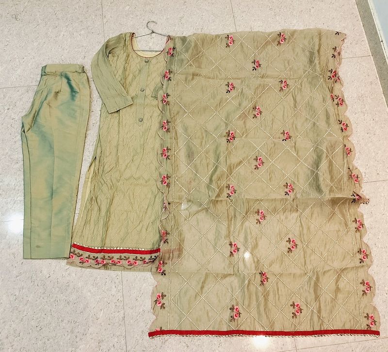 Kurta With Pant And Dupatta Set