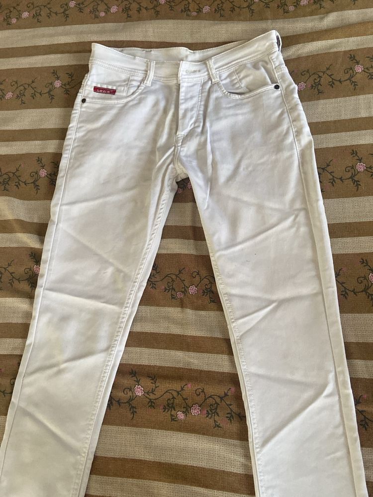 White Slim Fit Pants Size 28
