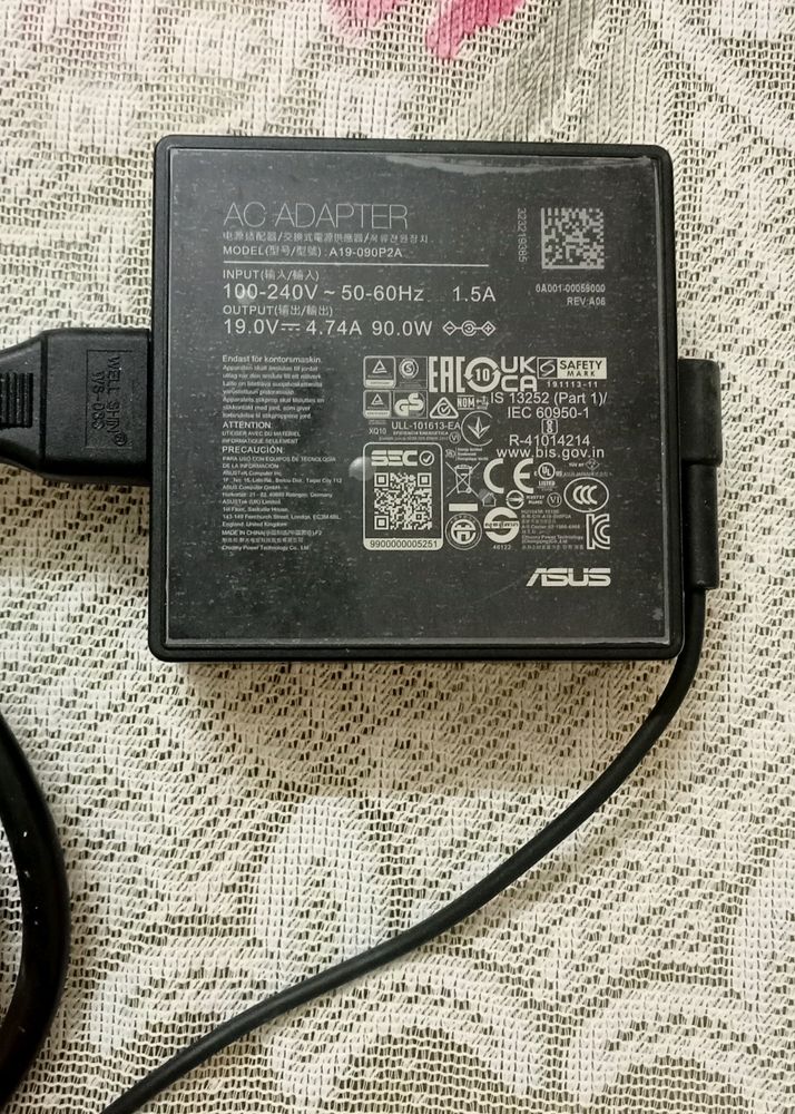 ASUS LAPTOP CHARGER NEW AND ORIGINAL 90 WATT