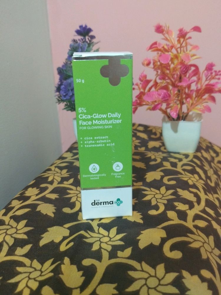 The Derma Co Cica Glow Moisturizer