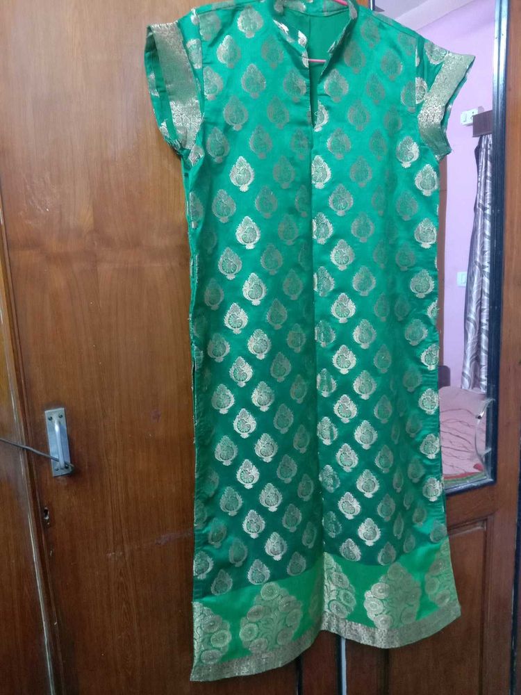 Green 💚 Kurthi