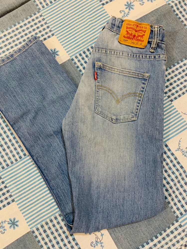 Levis 514 Straight With Slightly Tapered Fit