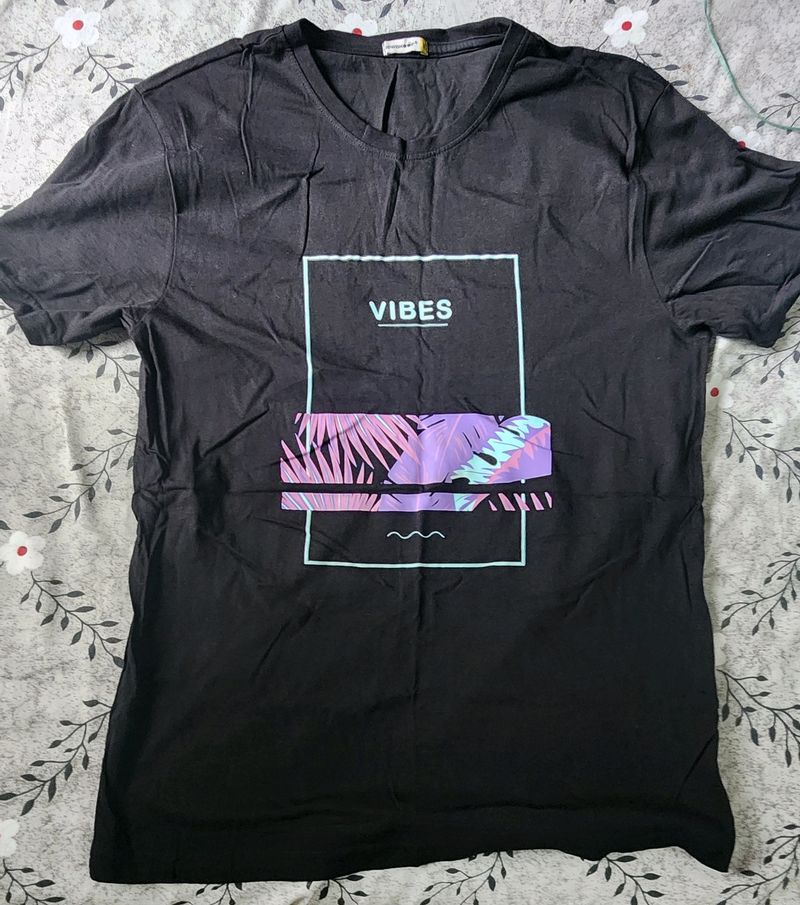 Vibes Black Bewakoof Tshirt