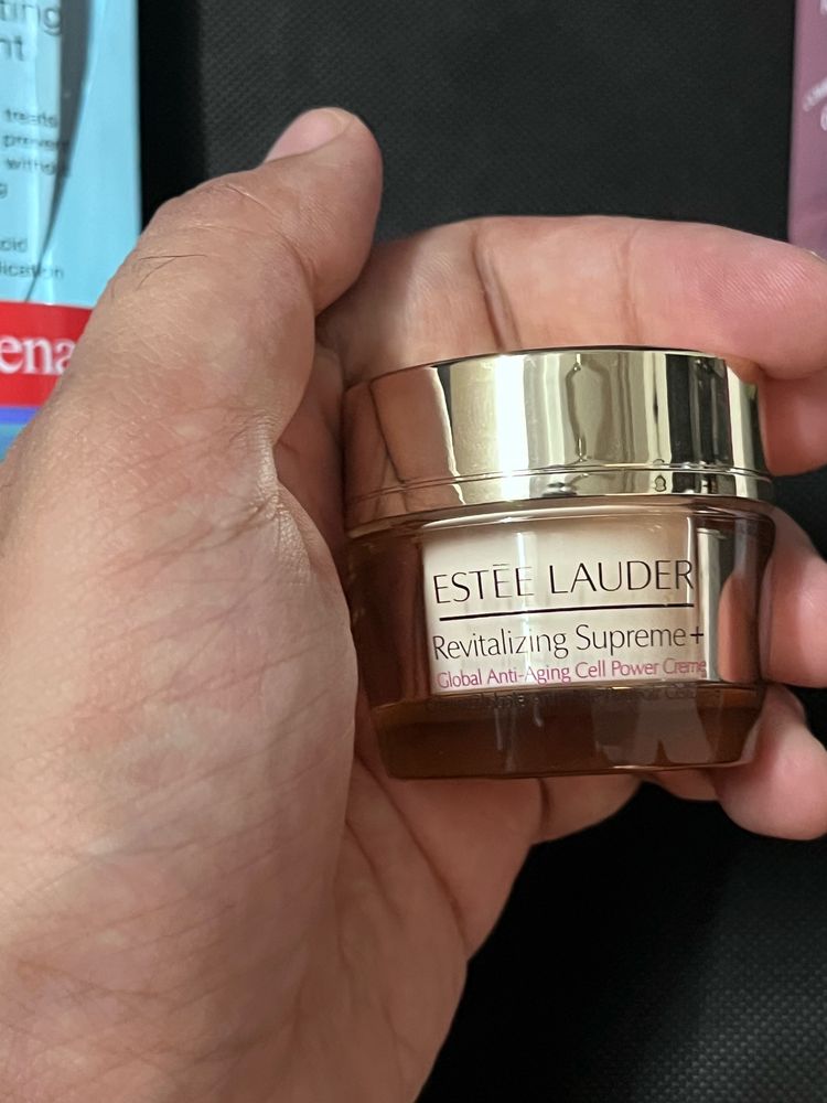 Estee Lauder Revitalizing Anti-Aging Creme